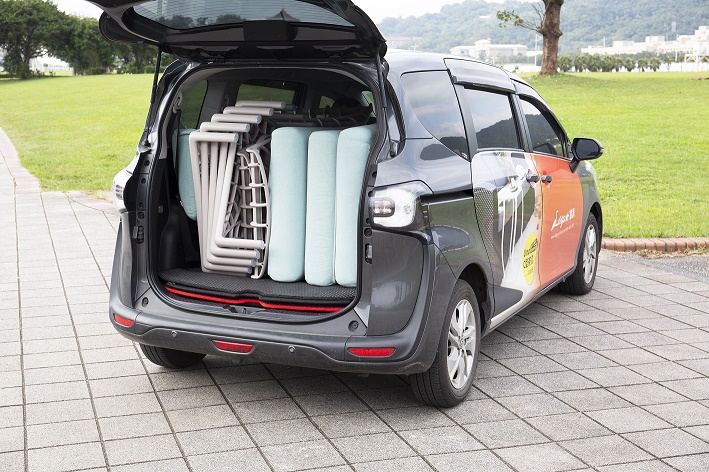 Can fit in SUV and minivan easily Image