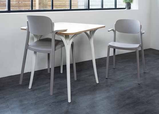 Silla de resina Brazo para comedor Silla de hierro