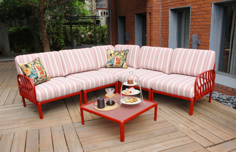 Laurel sofa and coffee table Laurel sofa and coffee table