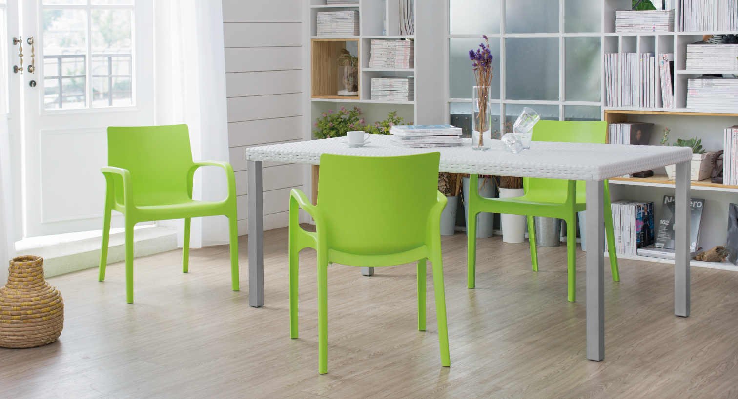 _1512x819_7-2_Arm_Chair High-Quality Dining Chairs with Arms | Find Your Perfect Seating