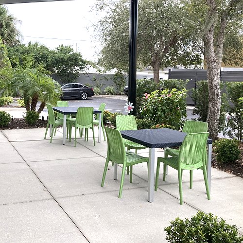 pic2s Crop Juice, Estados Unidos - Lagoon muebles de dise&ntilde;o