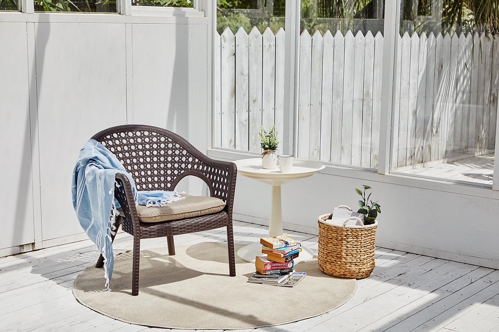 Iris Classic Club Arm Chair and Sprout 2-in-1 Round Side Table