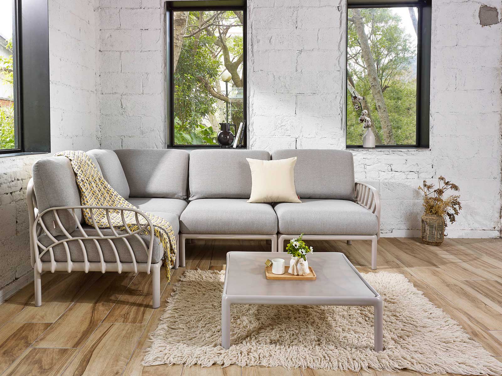 7212CT-PT2 Laurel Coffee Table - Lagoon Design Furniture